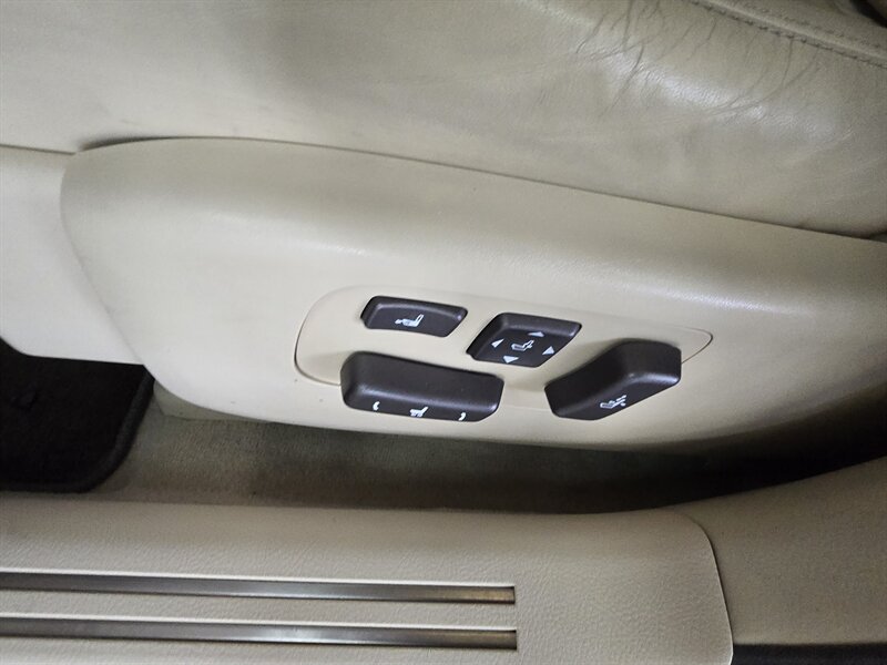 2011 Lexus LS 450 L 4DR SEDAN AWD - Photo 19 - Hamilton, OH 45015