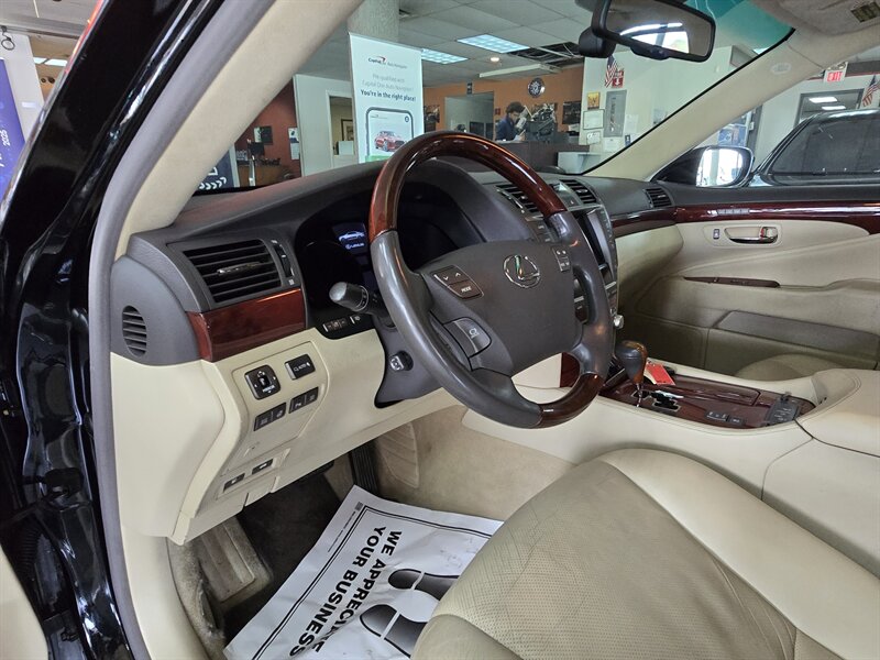 2011 Lexus LS 450 L 4DR SEDAN AWD - Photo 8 - Hamilton, OH 45015