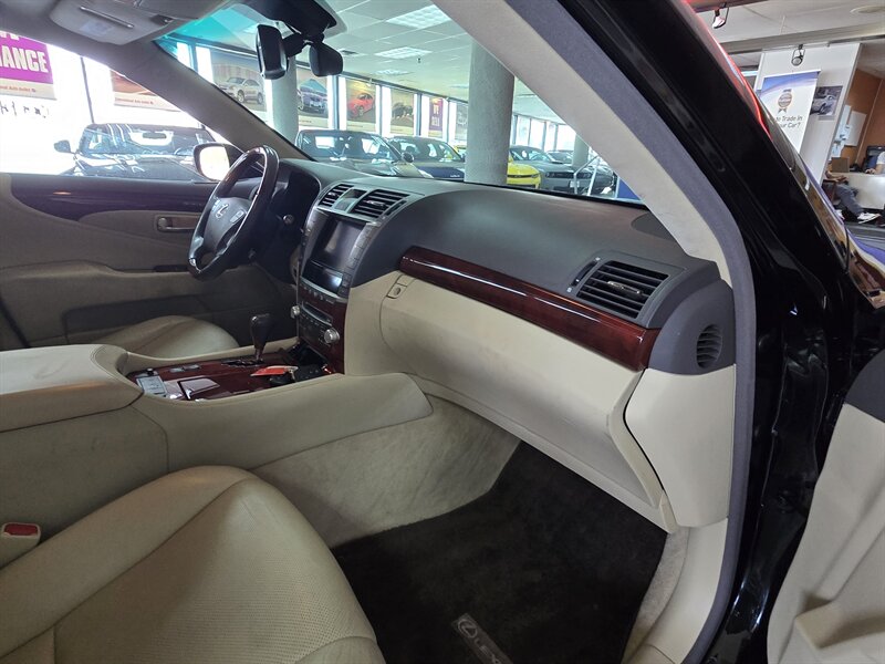2011 Lexus LS 450 L 4DR SEDAN AWD - Photo 14 - Hamilton, OH 45015