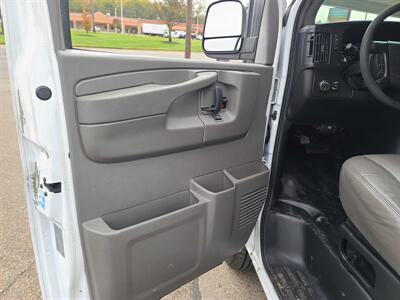 2015 GMC Savana 2500 3DR CARGO VAN/V8   - Photo 8 - Hamilton, OH 45015