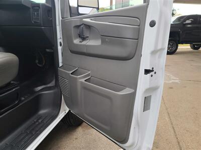 2015 GMC Savana 2500 3DR CARGO VAN /V8   - Photo 11 - Hamilton, OH 45015