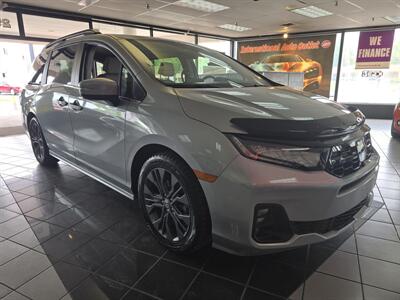 2025 Honda Odyssey Touring 4DR MINI-VAN   - Photo 3 - Hamilton, OH 45015