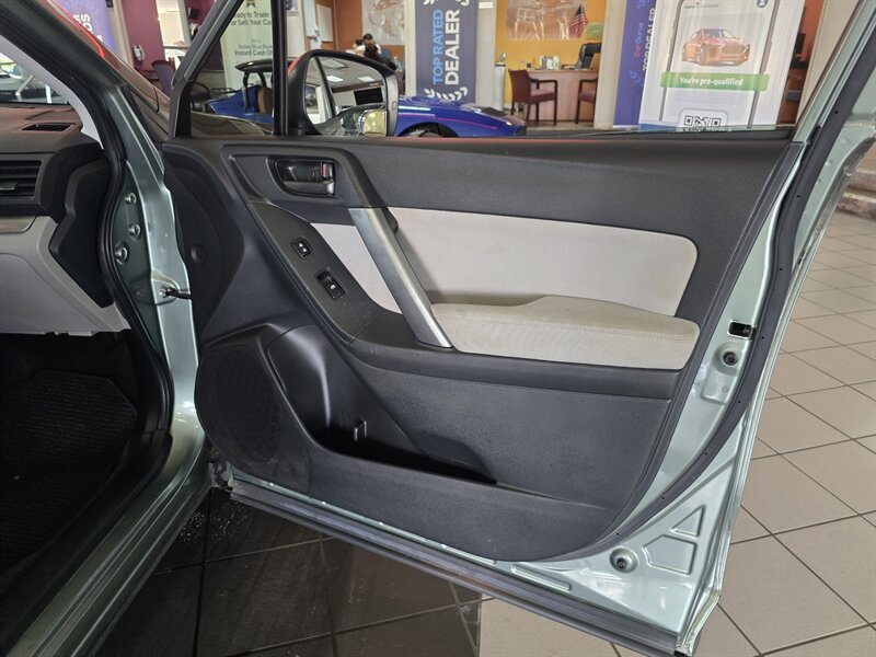 2014 Subaru Forester 2.5i 4DR WAGON AWD - Photo 12 - Hamilton, OH 45015