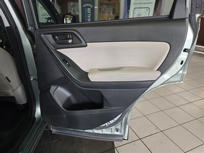 2014 Subaru Forester 2.5i 4DR WAGON AWD - Photo 15 - Hamilton, OH 45015