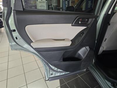 2014 Subaru Forester 2.5i 4DR WAGON AWD - Photo 10 - Hamilton, OH 45015