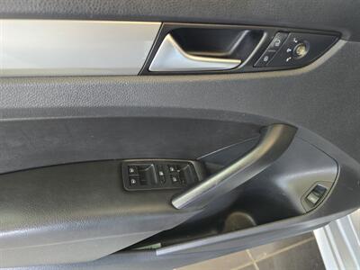 2015 Volkswagen Passat 1.8T S 4DR SEDAN   - Photo 16 - Hamilton, OH 45015