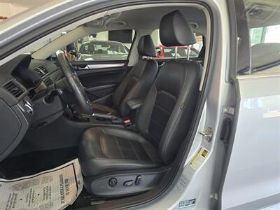 2015 Volkswagen Passat 1.8T S 4DR SEDAN   - Photo 8 - Hamilton, OH 45015