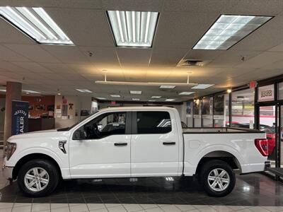 2023 Ford F-150 XLT   - Photo 2 - Hamilton, OH 45015