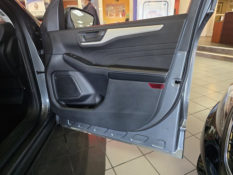 2022 Ford Escape SE 4DR SUV AWD - Photo 12 - Hamilton, OH 45015