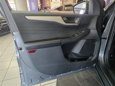 2022 Ford Escape SE 4DR SUV AWD - Photo 7 - Hamilton, OH 45015