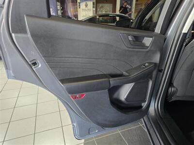 2022 Ford Escape SE 4DR SUV AWD - Photo 10 - Hamilton, OH 45015