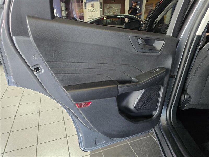 2022 Ford Escape SE 4DR SUV AWD - Photo 10 - Hamilton, OH 45015