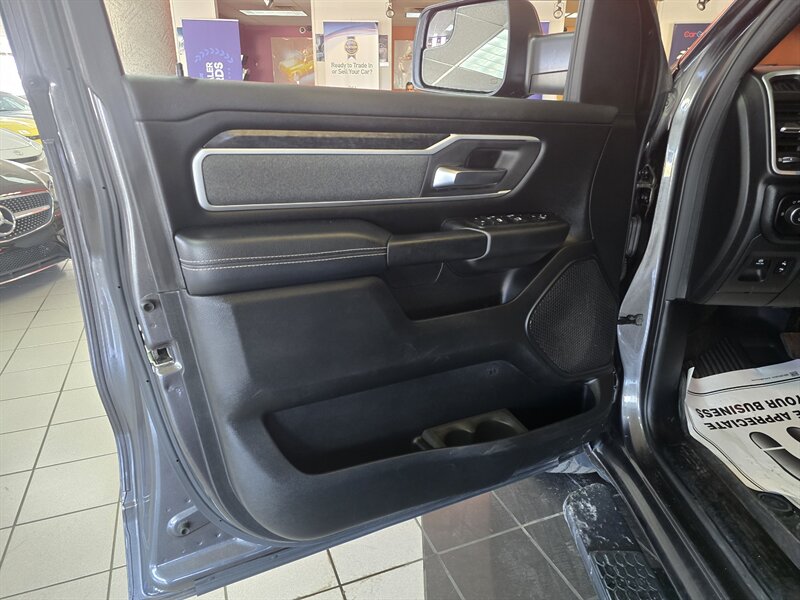 2020 RAM 1500 Big Horn 4DR CREW CAB 4X4 - Photo 7 - Hamilton, OH 45015