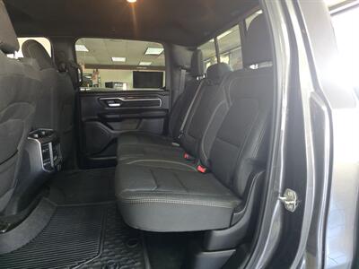 2020 RAM 1500 Big Horn 4DR CREW CAB 4X4 - Photo 14 - Hamilton, OH 45015