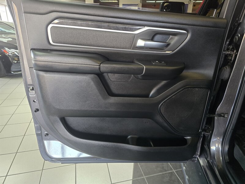 2020 RAM 1500 Big Horn 4DR CREW CAB 4X4 - Photo 10 - Hamilton, OH 45015