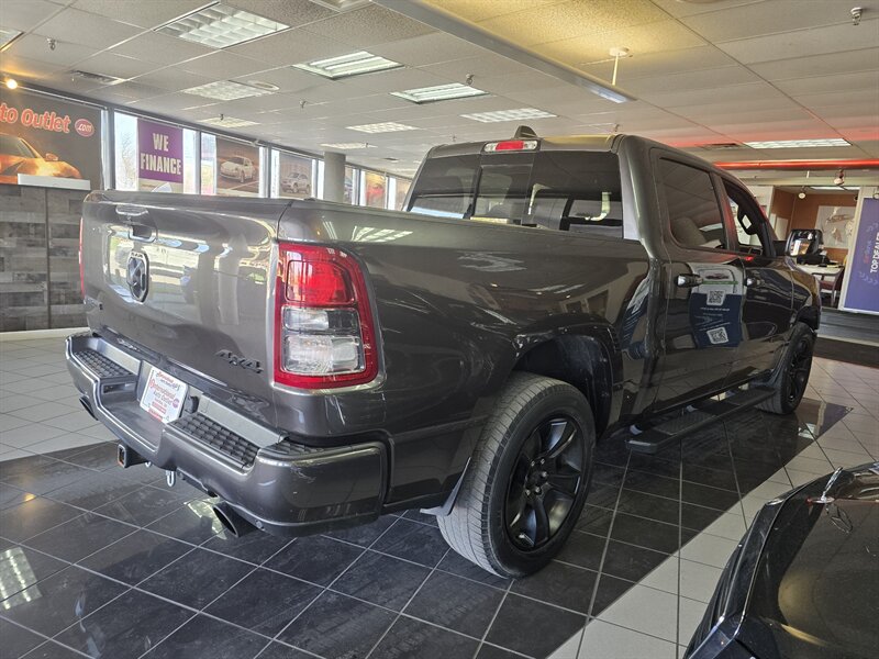 2020 RAM 1500 Big Horn 4DR CREW CAB 4X4 - Photo 4 - Hamilton, OH 45015