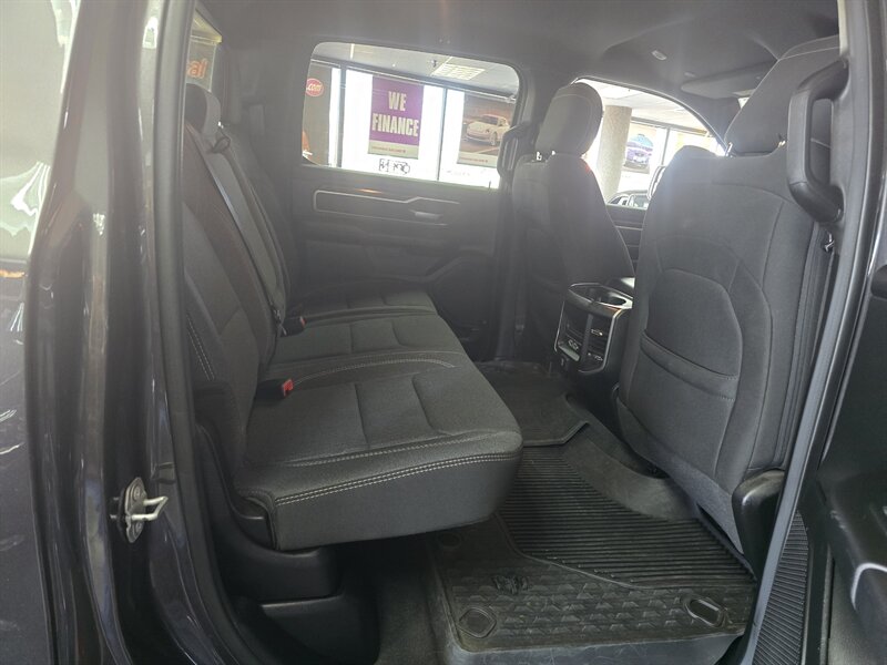 2020 RAM 1500 Big Horn 4DR CREW CAB 4X4 - Photo 15 - Hamilton, OH 45015