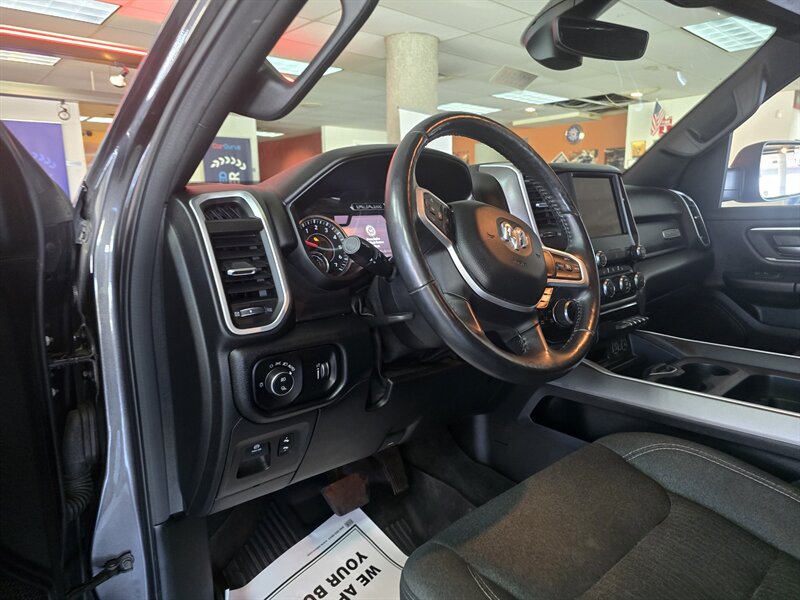2020 RAM 1500 Big Horn 4DR CREW CAB 4X4 - Photo 6 - Hamilton, OH 45015