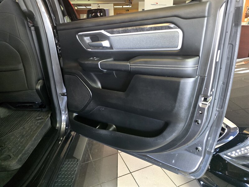 2020 RAM 1500 Big Horn 4DR CREW CAB 4X4 - Photo 16 - Hamilton, OH 45015