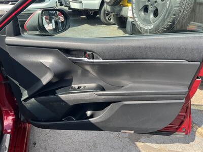 2018 Toyota Camry SE 4DR SEDAN   - Photo 30 - Hamilton, OH 45015