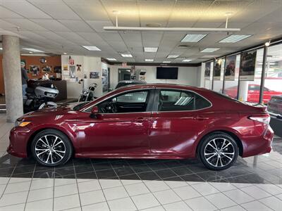 2018 Toyota Camry SE 4DR SEDAN   - Photo 7 - Hamilton, OH 45015