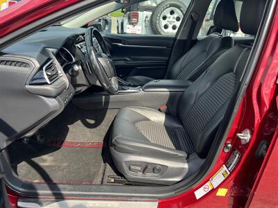 2018 Toyota Camry SE 4DR SEDAN   - Photo 9 - Hamilton, OH 45015
