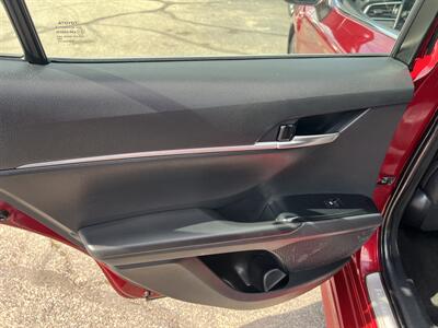 2018 Toyota Camry SE 4DR SEDAN   - Photo 23 - Hamilton, OH 45015
