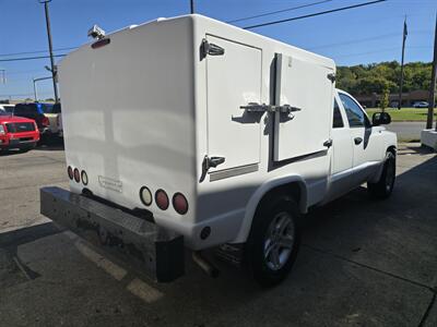 2011 RAM Dakota Big Horn EXTENDED CAB REFREGERATOR TRUCK   - Photo 4 - Hamilton, OH 45015