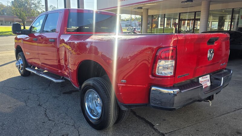 2024 RAM 3500 Big Horn 4DR CREW CAB 4X4/DIESEL - Photo 8 - Hamilton, OH 45015