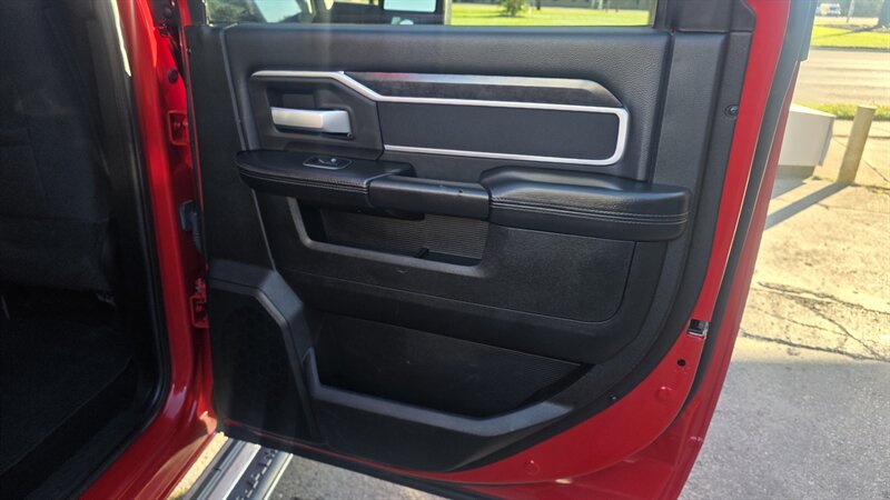 2024 RAM 3500 Big Horn 4DR CREW CAB 4X4/DIESEL - Photo 23 - Hamilton, OH 45015