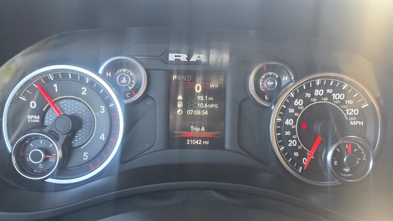 2024 RAM 3500 Big Horn 4DR CREW CAB 4X4/DIESEL - Photo 12 - Hamilton, OH 45015