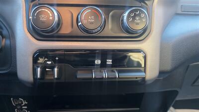 2024 RAM 3500 Big Horn 4DR CREW CAB 4X4/DIESEL - Photo 18 - Hamilton, OH 45015