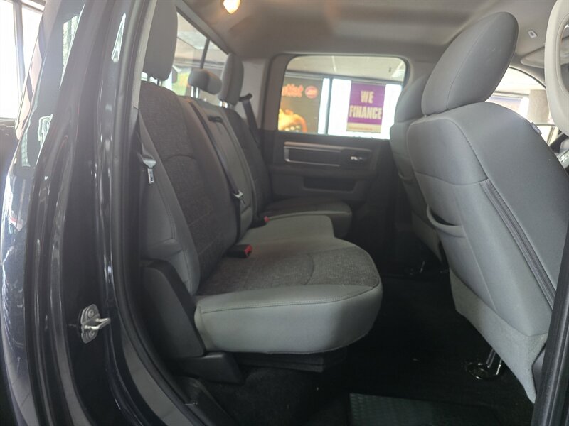 2017 RAM 1500 Big Horn 4DR CREW CAB 4X4 - Photo 19 - Hamilton, OH 45015