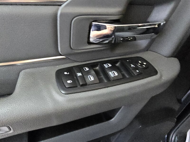 2017 RAM 1500 Big Horn 4DR CREW CAB 4X4 - Photo 21 - Hamilton, OH 45015