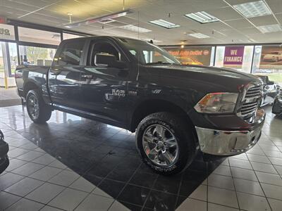 2017 RAM 1500 Big Horn 4DR CREW CAB 4X4 - Photo 4 - Hamilton, OH 45015