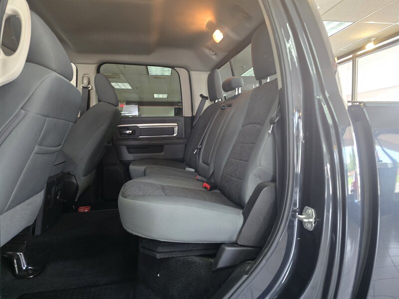 2017 RAM 1500 Big Horn 4DR CREW CAB 4X4 - Photo 14 - Hamilton, OH 45015