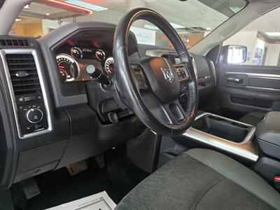 2017 RAM 1500 Big Horn 4DR CREW CAB 4X4 - Photo 10 - Hamilton, OH 45015
