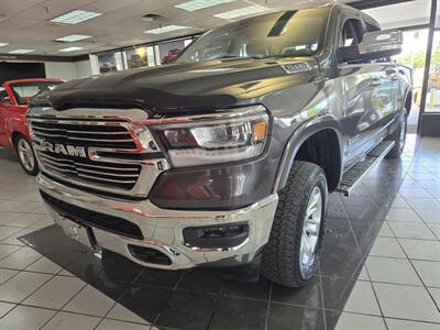 2019 RAM 1500 Laramie 4DR CREW CAB 4X4/V8   - Photo 2 - Hamilton, OH 45015