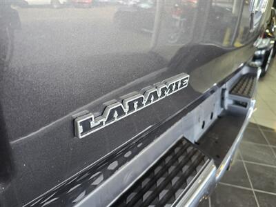 2019 RAM 1500 Laramie 4DR CREW CAB 4X4/V8   - Photo 41 - Hamilton, OH 45015