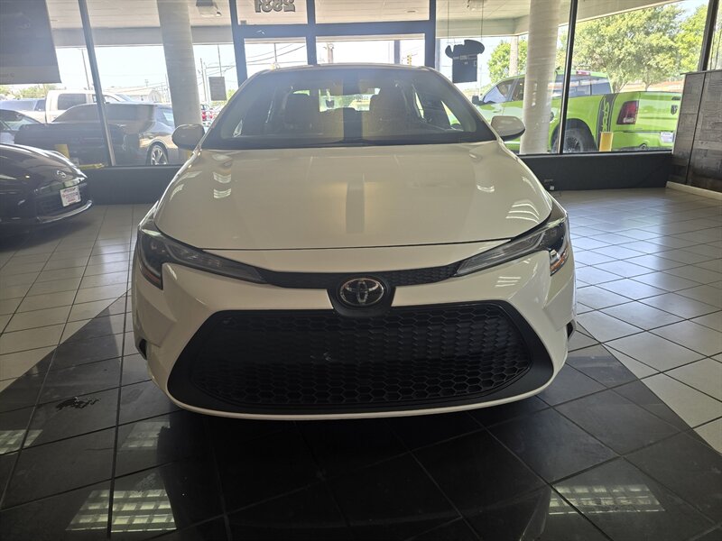 2022 Toyota Corolla LE 4DR SEDAN - Photo 2 - Hamilton, OH 45015