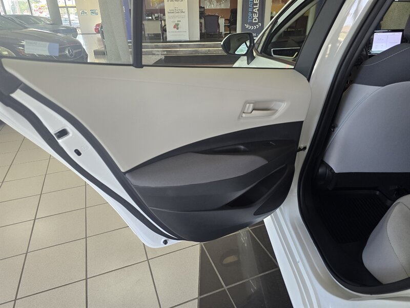2022 Toyota Corolla LE 4DR SEDAN - Photo 10 - Hamilton, OH 45015