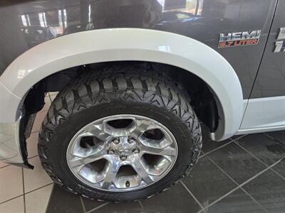 2015 RAM 1500 Laramie CREW CAB 4X4   - Photo 35 - Hamilton, OH 45015