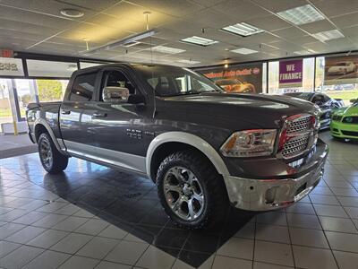 2015 RAM 1500 Laramie CREW CAB 4X4   - Photo 3 - Hamilton, OH 45015
