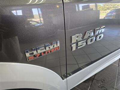 2015 RAM 1500 Laramie CREW CAB 4X4   - Photo 29 - Hamilton, OH 45015