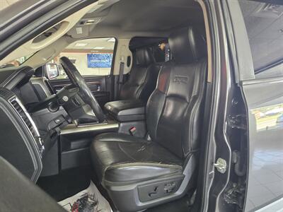 2015 RAM 1500 Laramie CREW CAB 4X4   - Photo 9 - Hamilton, OH 45015