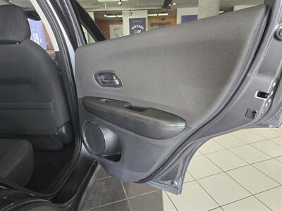 2021 Honda HR-V EX   - Photo 15 - Hamilton, OH 45015