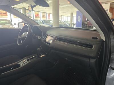 2021 Honda HR-V EX   - Photo 13 - Hamilton, OH 45015