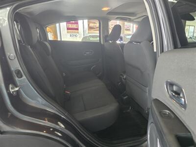 2021 Honda HR-V EX   - Photo 16 - Hamilton, OH 45015