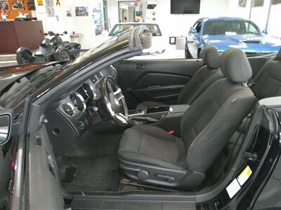 2014 Ford Mustang V6   - Photo 9 - Hamilton, OH 45015