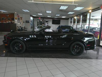 2014 Ford Mustang V6   - Photo 2 - Hamilton, OH 45015